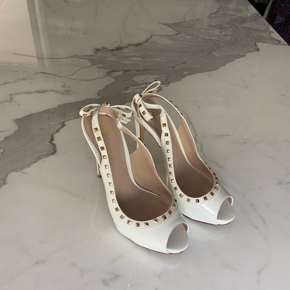 White & Gold Stud Stilettos Madonna Truth or Dare - Picture 8 of 8